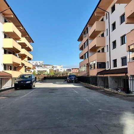 Garsoniera- Bulevard Dem Radulescu Ramnicu Valcea Ngoại thất bức ảnh